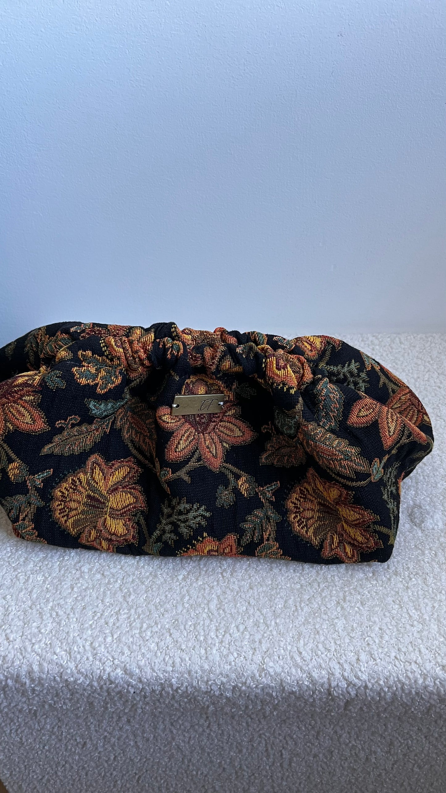 Pop Black Flowers